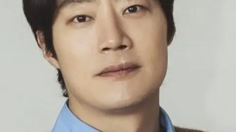 Lee Hee Joon (이희준 1979)