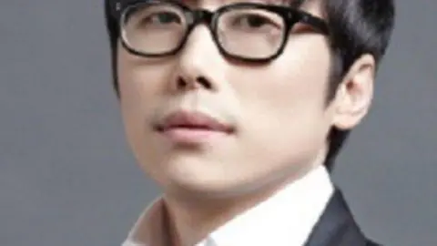 Son Hyun Woo (손현우 1979)