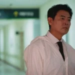 Bloody Flower abogado Park Han Jun (Sung Dong Il) @Disney+