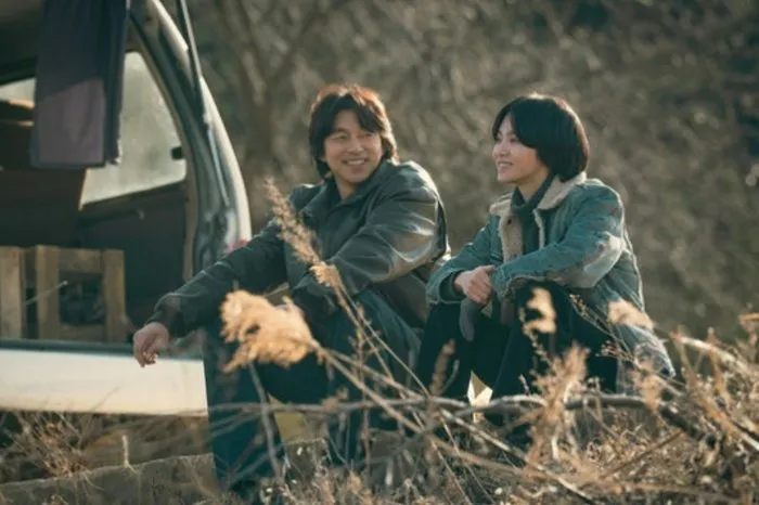 Primeras imagenes de "Show Business" con Gong Yoo y Song Hye Kyo @Netflix